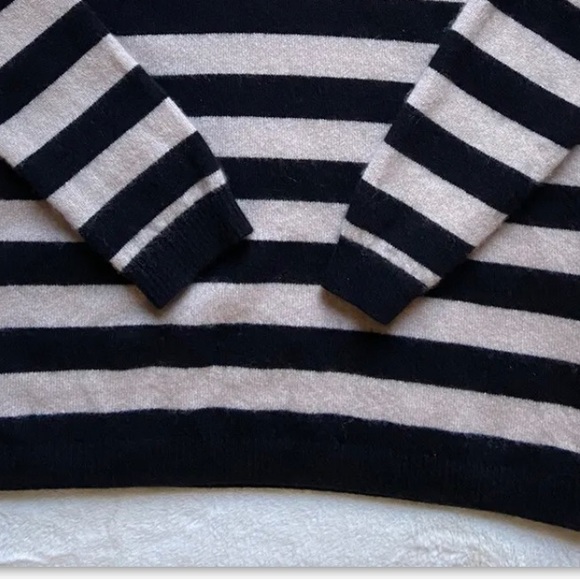 Equipment Femme Stripped 100% Cashmere Sweater - Picture 8 of 8